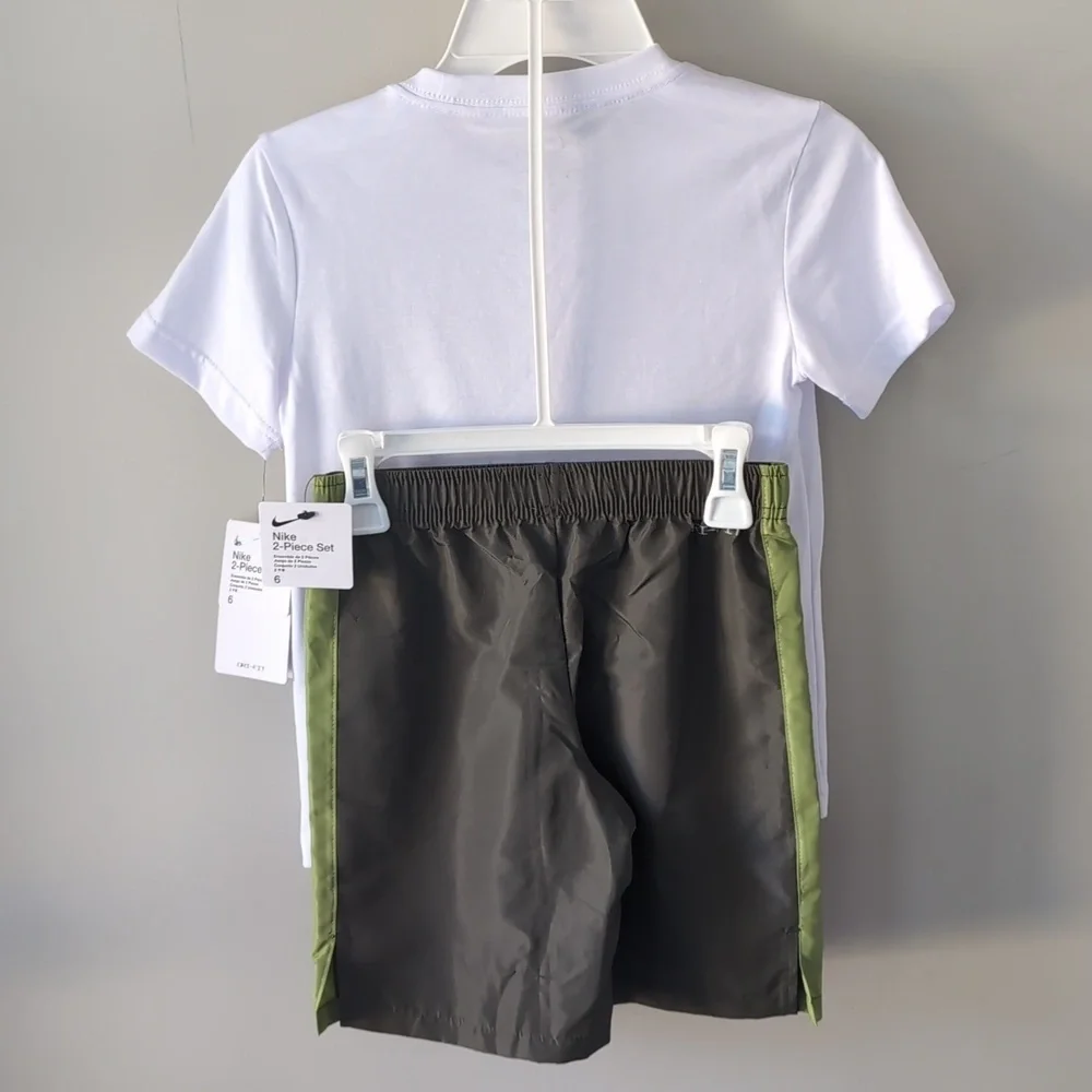 Nike Boys 2 PC Cargo Khaki Top And Shorts